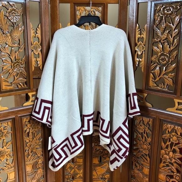 Misia Cream & Red Poncho Cardigan Women Sz M/L Short Sleeve Adult New NWT - Picture 6 of 8